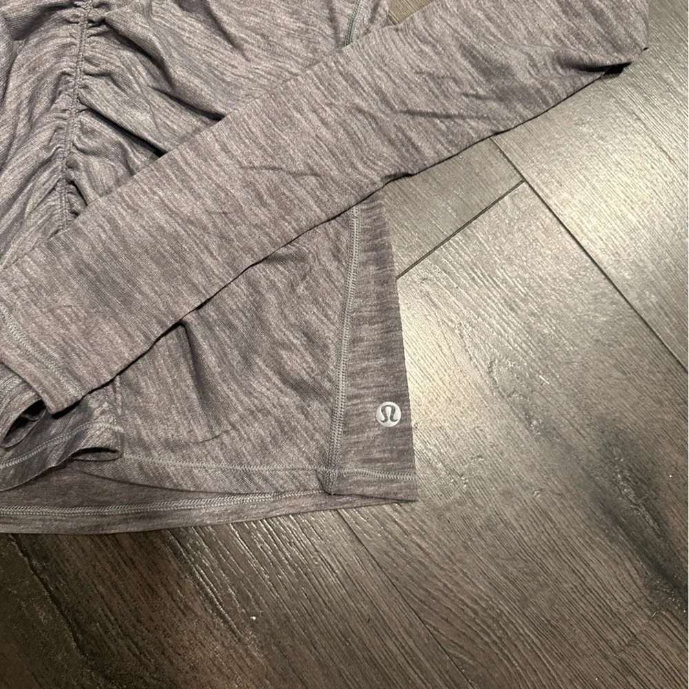 Lululemon Interval Long Sleeve
Heathered Slate - Picture 4 of 6